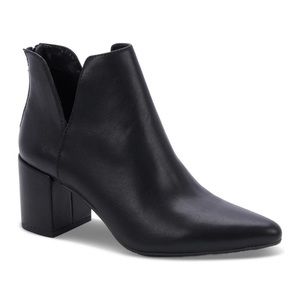 NWT AQUA COLLEGE BOOTIES